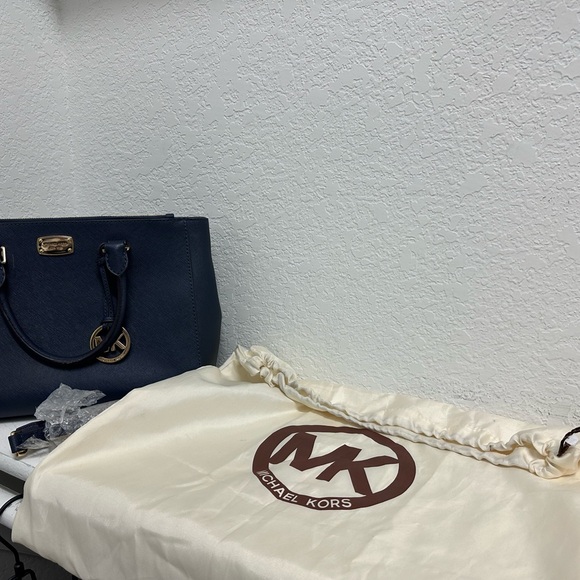 Michael Kors Navy Blue Savannah Saffiano Leather Satchel with dust bag - Picture 12 of 12